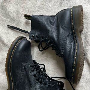 DR. Martens 7 US, 38 EU